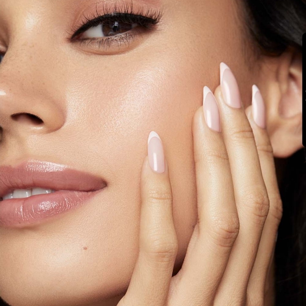 Static Nails almond shape French tip